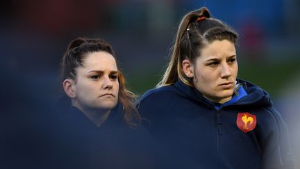 Gaëlle Hermet (à droite), capitaine du XV de France de rugby, le 16 mars 2018. (PAUL ELLIS / AFP)