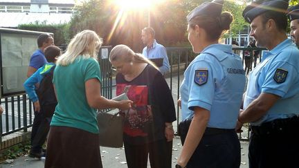 Une rentrée scolaire sous les yeux des gendarmes à Gyf-sur-Yvette (@ Radio France / Benjamin Illy)