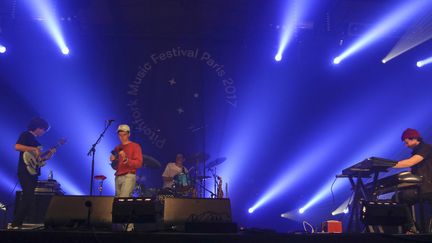 Le quatuor de jazz canadien BadBadNotGood s'est fait connaître du grand public grâce à ses collaborations dans le monde du hip-hop. Mais ce soir, les quatre jeunes musiciens ne font nulle concession à cet aspect de leur répertoire. Le set est purement jazz. Moderne, emprunt d'influences diverses, mais jazz. Et d'excellence. 
 (Gilles Scarella / FTV)