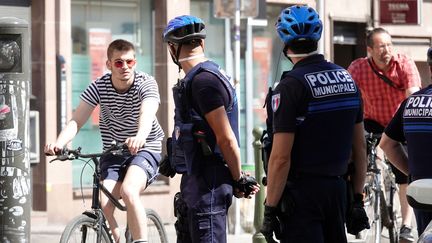 Des policiers municipaux à Strasbourg le 21 mai 2020.&nbsp; (FRANCK DELHOMME / MAXPPP)