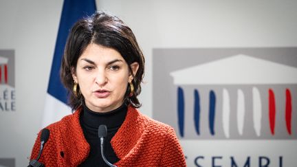 Die Abgeordnete Aurélie Trouvé spricht während einer Pressekonferenz in der Nationalversammlung am 9. Januar 2024 in Paris. (XOSE BOUZAS / HANS LUCAS / AFP)