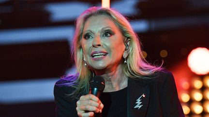 Véronique Sanson le 11 juillet 2018 sur la scène des Francofolies, à La Rochelle (XAVIER LEOTY / AFP)