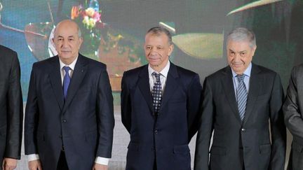 Les 5 candidats de l'élection présidentielle Algérienne avec de gauche à droite :&nbsp;Azzedine Mihoubi, Abdelmadjid Tebboune, Abdelkader Bengrina, Ali Benflis et Abdelaziz Belaïd, le 16 novembre 2019. (AFP)