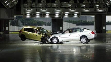 &nbsp; (Crash test dans une usine Nissan © Maxppp)