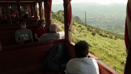 Massif de la Rhune : un voyage dans l'histoire au cœur des Pyrénées