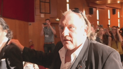 Culture : Gérard Depardieu met sa Légion d'honneur "à disposition" (franceinfo)