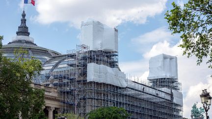 Depuis 2021, le Grand Palais est en travaux pour accueillir les épreuves olympiques d'escrime et de taekwondo. (BRUNO LEVESQUE / MAXPPP)