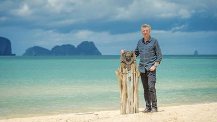 L'animateur Denis Brogniart sur un lieu de tournage de l'émission "Koh Lanta", diffusée sur TF1 depuis 2001. (BUREAU 233/ ALP / TF1)