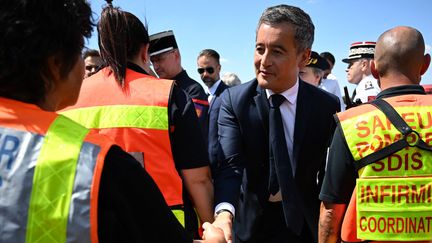 Gerarld Darmanin était en déplacement&nbsp;à&nbsp;Mostuéjouls (Aveyron) auprès&nbsp;des sapeurs-pompiers,&nbsp;mercredi 10 août.&nbsp; (LIONEL BONAVENTURE / AFP)