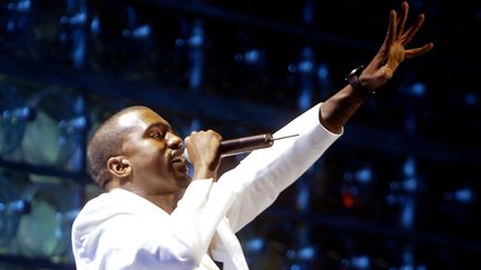 Le rappeur et producteur Kanye West aux World Music Awrds, le 15 septembre 2004 à Las Vegas (Nevada, Etats-Unis). (KEVIN WINTER / GETTY IMAGES NORTH AMERICA)