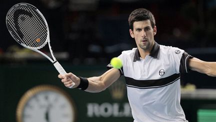 Le Serbe Novak Djokovic au service