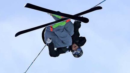 Le Français Kevin Rolland dans ses oeuvres en superpipe