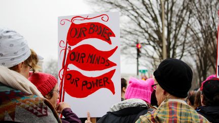 Washington, D.C. Marche de protestation de femmes et d'hommes pour défendre le droit à l'avortement aux États-Unis. (Illustration) (CYNDI MONAGHAN / STONE RF / GETTY IMAGES)