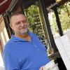 Yves Lagier, devant la librairie Attitude à Albi (Tarn), le 18 juillet 2017. (MARIE-PIERRE VOLLE / MAXPPP / JESSICA KOMGUEN / FRANCEINFO)