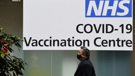 Un centre de vaccination à Londres, en février 2021.&nbsp; (JUSTIN TALLIS / AFP)