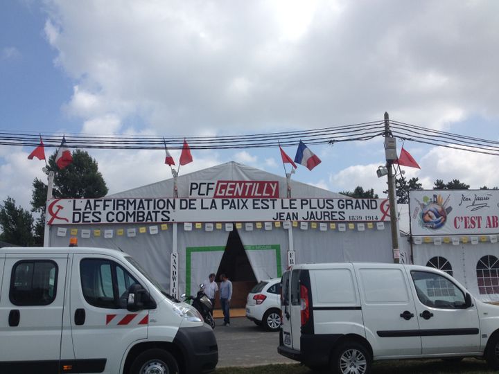 &nbsp; (© Nathalie Bourrus    L'un des stands à la Fête de l'Huma)