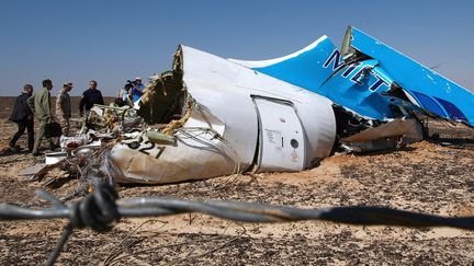 La carcasse du A321, le 3 novembre 2015 dans le Sinaï.&nbsp; (MAXIM GRIGORYEV / RUSSIA'S EMERGENCY MINISTRY / AFP)