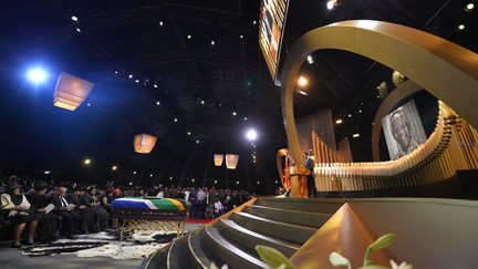 Les fun&eacute;railles d'Etat de Nelson Mandela sont c&eacute;l&eacute;br&eacute;es dons son village natal de Qunu (Afrique du sud), le 15 d&eacute;cembre 2013. (ODD ANDERSEN / AFP)