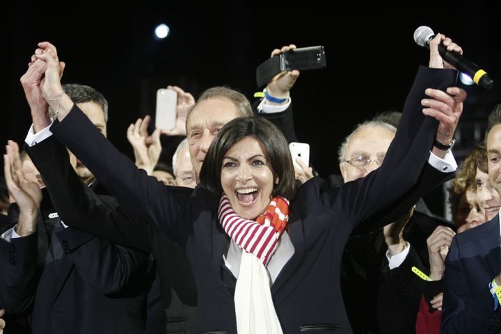 En 2014, le Parti socialiste avait sauvé les apparences en remportant Paris avec Anne Hidalgo et quelques grandes villes. (MATTHIEU ALEXANDRE / AFP)