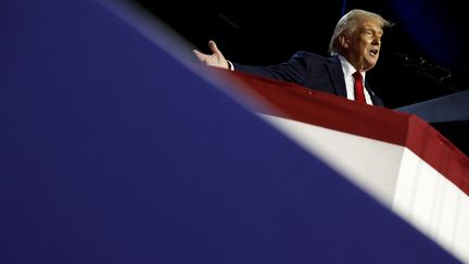 Donald Trump lors de son discours de victoire, le 6 novembre 2024, à West Palm Beach, en Floride. (CHIP SOMODEVILLA / GETTY IMAGES NORTH AMERICA / AFP)