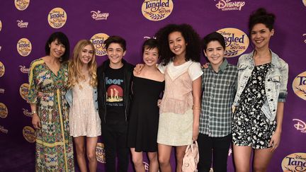 Les acteurs de la série&nbsp;Andi Mack, à Beverly Hills (Etats-Unis), le 26 octobre 2017. (ALBERTO E. RODRIGUEZ / GETTY IMAGES NORTH AMERICA)