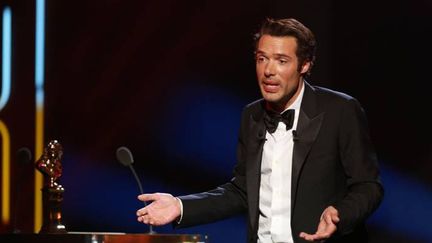 Nicolas Bedos présente la 27ème nuit des Molières depuis les Folies Bergère.
 (Romulad Meigneux / FTV)