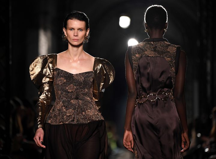 Rejina Pyo pap féminin automne-hiver 2020-21 à la London Fashion Week, le 15 février 2020 (DANIEL LEAL-OLIVAS / AFP)