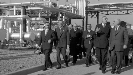 Visite du Président&nbsp;Charles de Gaulle, le 15 février 1959 à Lacq. (AFP)