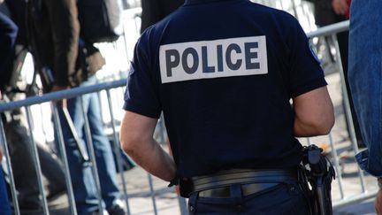 &nbsp; (Les policiers ont interpellé quatre personnes près de Lyon © RADIO FRANCE/Gilles Halais)