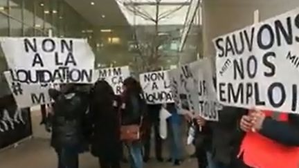 Le tribunal de commerce de Bobigny doit rendre sa décision, ce mardi 28 mars, sur l'avenir de la marque vestimentaire Mim. L'entreprise a été placée en redressement et plusieurs offres de reprise sont étudiées. (France 2)