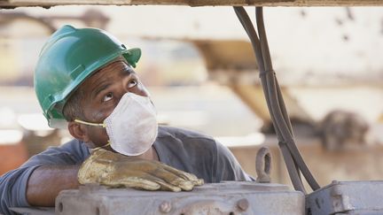 La pénibilité au travail est l'un des enjeux majeurs dans la bataille qui oppose le gouvernement aux syndicats dans le cadre de la réforme de la retraite. (HBSS / CORBIS RF STILLS / GETTY IMAGES)