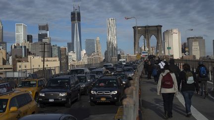 New York retrouve mercredi deux jours apr&egrave;s le passage d&eacute;vastateur de l'ouragan Sandy. (KEITH BEDFORD / REUTERS)