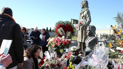 L'hommage à Cloclo au cimetière de Dannemois le 11 mars 2018.
 (P LE FLOCH/SIPA)