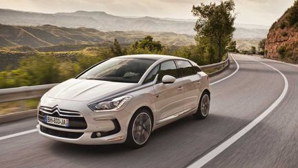 La DS5 hybride de Citro&euml;n aurait &eacute;t&eacute; choisie par Fran&ccedil;ois Hollande&nbsp;pour la passation de pouvoirs,&nbsp;le 15 mai 2012. (CITROEN)