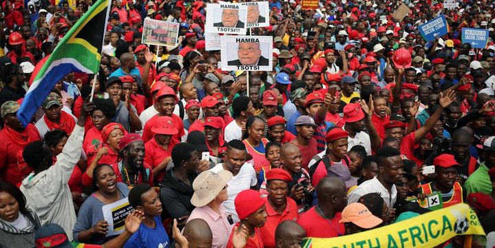 Des milliers de Sud-Africains ont défilé à Prétoria le 12 avril 2017 pour exiger la démission du président Jacob Zuma. (Photo Reuters/Siphiwe Sibeko)