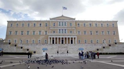 &nbsp; (Vue du palais Vouli qui abrite le parlement grec, à Athènes © Maxppp)