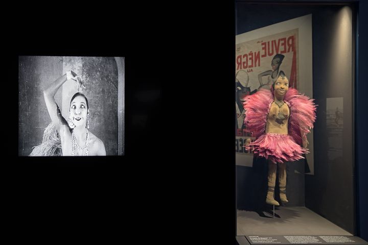 Joséphine Baker dans une vidéo à l'exposition "Le Paris de la modernité, 1905-1925" au Petit Palais. (PARIS MUSEE / GAUTIER DEBLONDE)