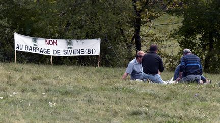 Des opposants au barrage de Sivens (Tarn), le 25 octobre 2014.&nbsp; (PASCAL PAVANI / AFP)