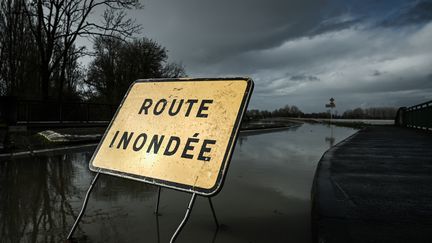 Illustration des inondations&nbsp;à la suite de fortes pluies dans le sud-ouest de la France,&nbsp;à Cadillac le 3 février 2021. (PHILIPPE LOPEZ / AFP)