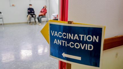 Un point de rendez-vous pour la vaccination contre le Covid. lllustration. (GUILLAUME BONNAUD / MAXPPP)