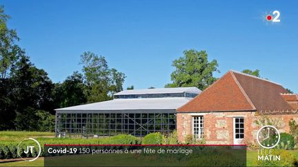 Le bâtiment où a eu lieu le mariage, dans l'Orne. (France 2)