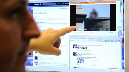 Internet est devenu le troisième média référent des Français pour s'informer sur la politique (AFP)