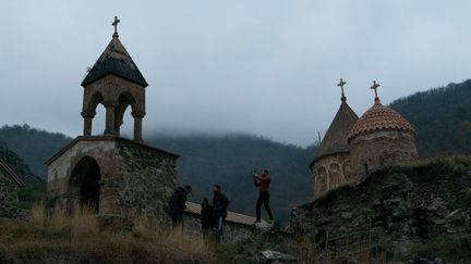 Le complexe monastique arménien de Davidank, situé dans une zone perdue par les Arméniens à l'issue de la guerre du Haut-Karabakh (12 novembre 2020). Le site a été placé sous surveillance de l'armée russe après le cessez-le-feu. (ARAM NERSESYAN / SPUTNIK / AFP)