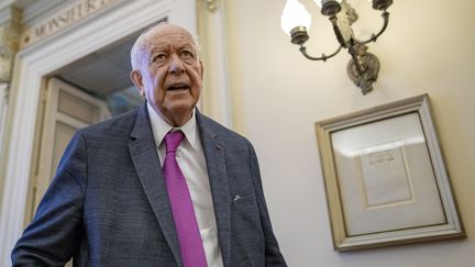 Le maire de Marseille, Jean-Claude Gaudin, photographié le 21 septembre 2019 devant son bureau à l'hôtel de ville. (MAXPPP)