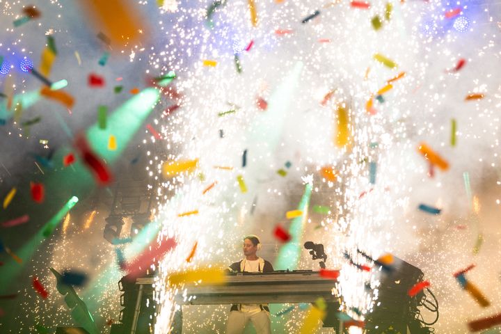 Le DJ norvégien Kygo sur la scène du Lollapalooza à Paris, le 22 juillet 2023. (JULIE SEBADELHA / AFP)