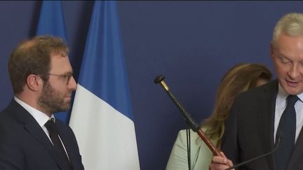 Les questions économiques sont au cœur des préoccupations des Français, notamment dans un contexte budgétaire d'endettement immense. Dimanche 22 septembre, Bruno Le Maire a cédé sa place à Antoine Armand au poste de ministre de l'Economie.