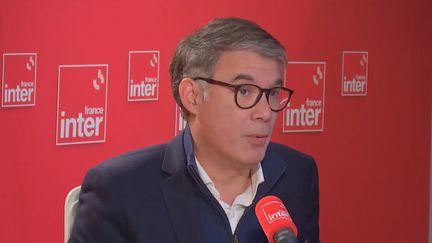 Olivier Faure, premier secrétaire du Parti socialiste et député de Seine-et-Marne, le 9 janvier 2024 sur France Inter. (FRANCE INTER / RADIO FRANCE)