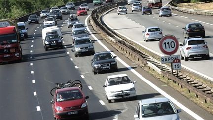 Sur l'A7, le 4 juillet 2008, en périphérie de Lyon (AFP - FRED DUFOUR)