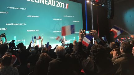 Le candidat de l'UPR à l'élection présidentielle, François Asselineau, lors d'un meeting à Saint-Denis (Seine-Saint-Denis), le 14 mars 2017. (LOUIS BOY / FRANCEINFO)