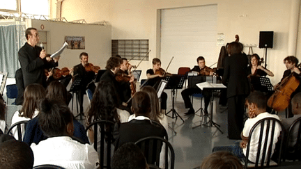 Robin Renucci et le Paris Mozart Orchestra à Mantes-la-Jolie
 (France3/Culturebox)